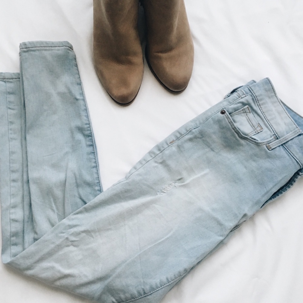 Light Wash Rockstar Jeans